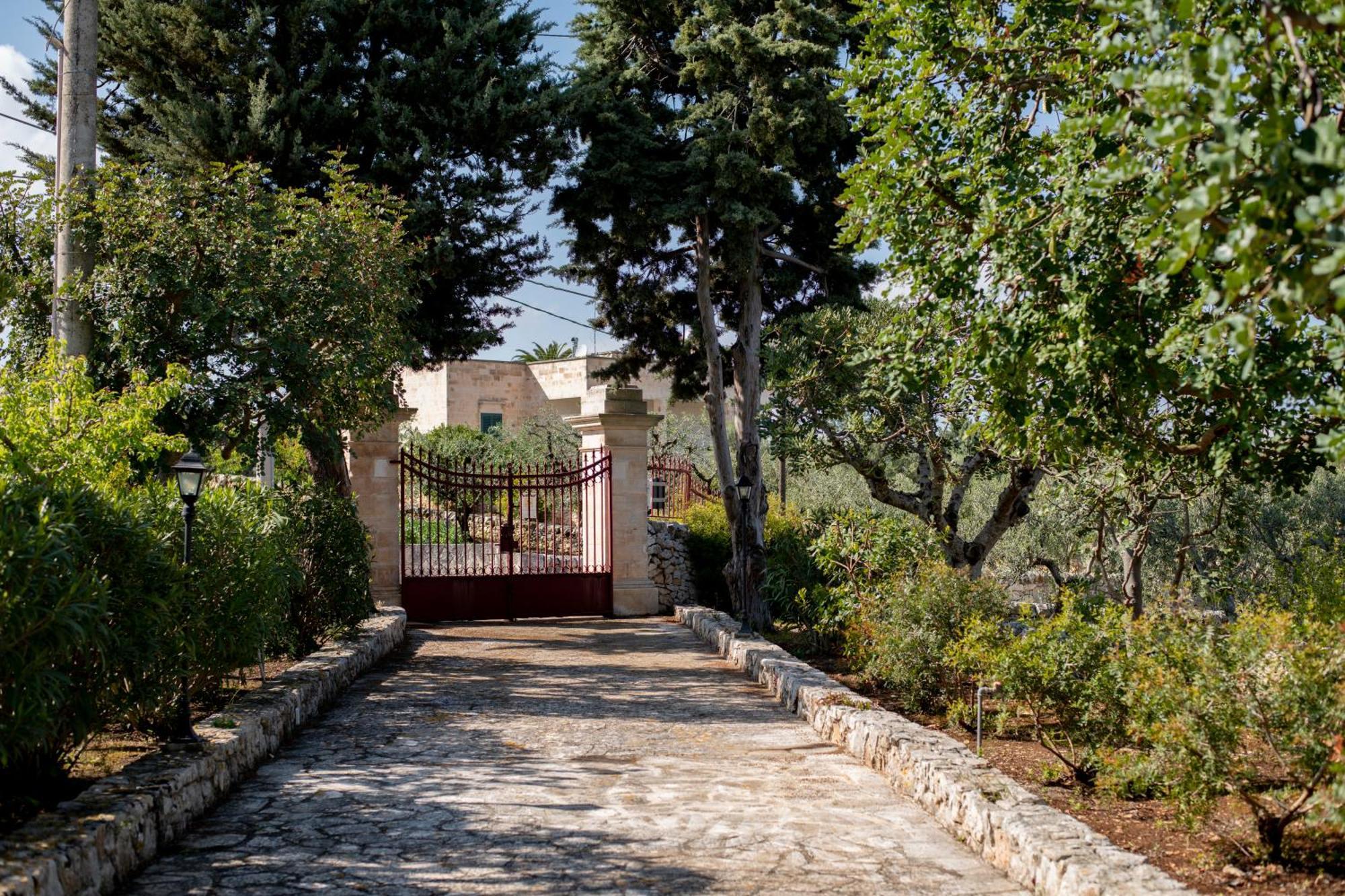 Masseria Trulli Bruni Locorotondo Bagian luar foto